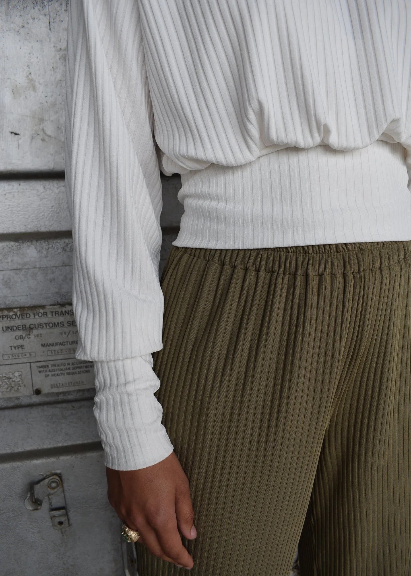 THE GEMINI OFF WHITE