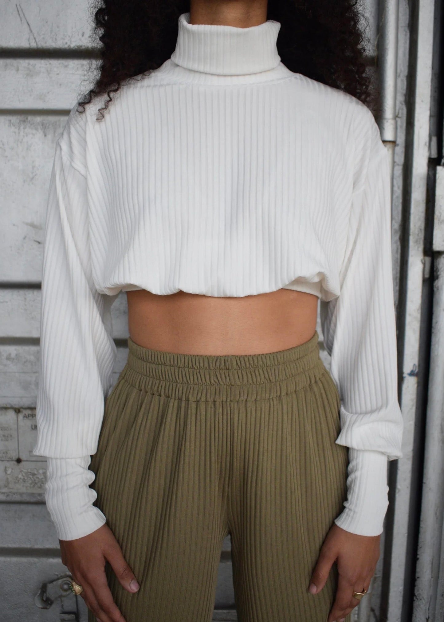 THE GEMINI OFF WHITE